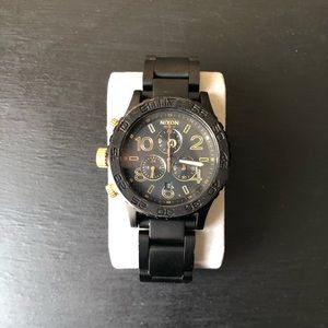 Nixon 42-20 Chrono Black and Gold
